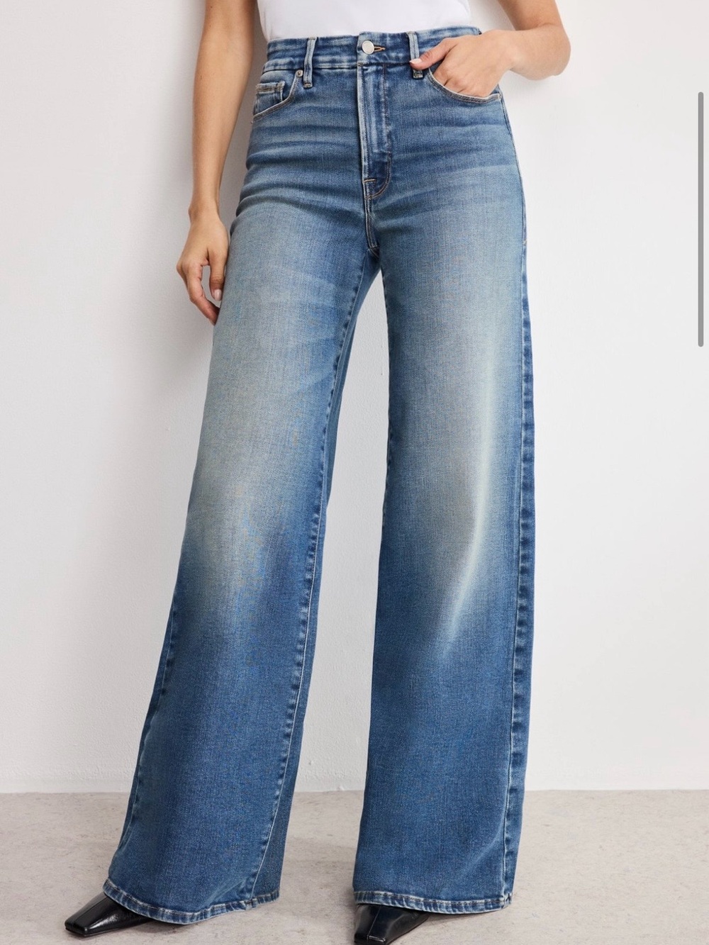 Good American High-Rise Wide Leg Jeans in Medium Blue Wash - Picture 2 of 6